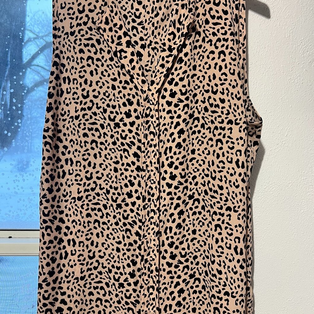 Hawthorn black and pink print sleeveless dress shirt